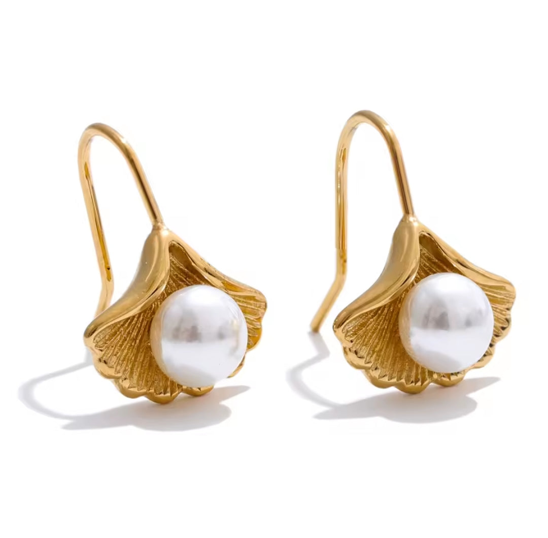 Aretes almejas con perlita