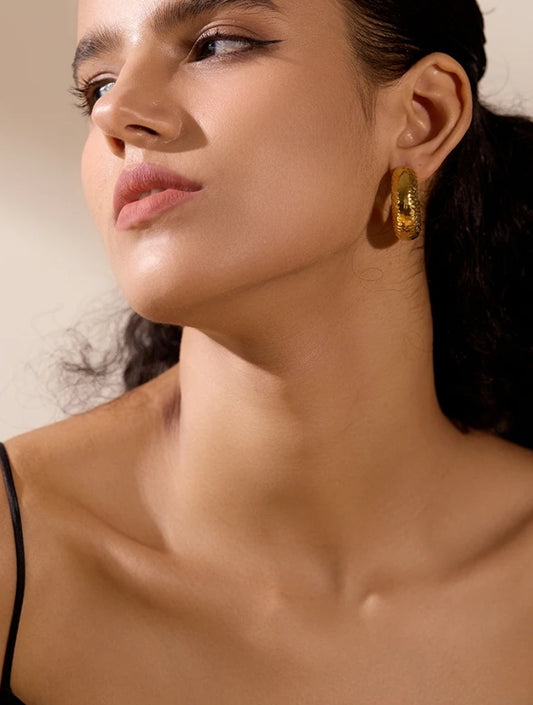 Chunky gold hoops martilladas