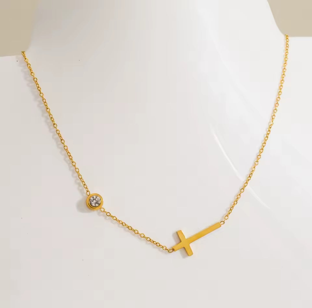 Collar cruz y cristal