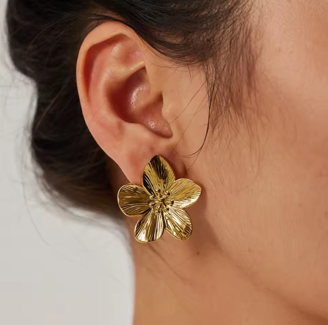 Aretes de flor medianos