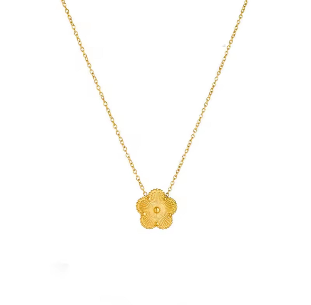 Collar trebol
