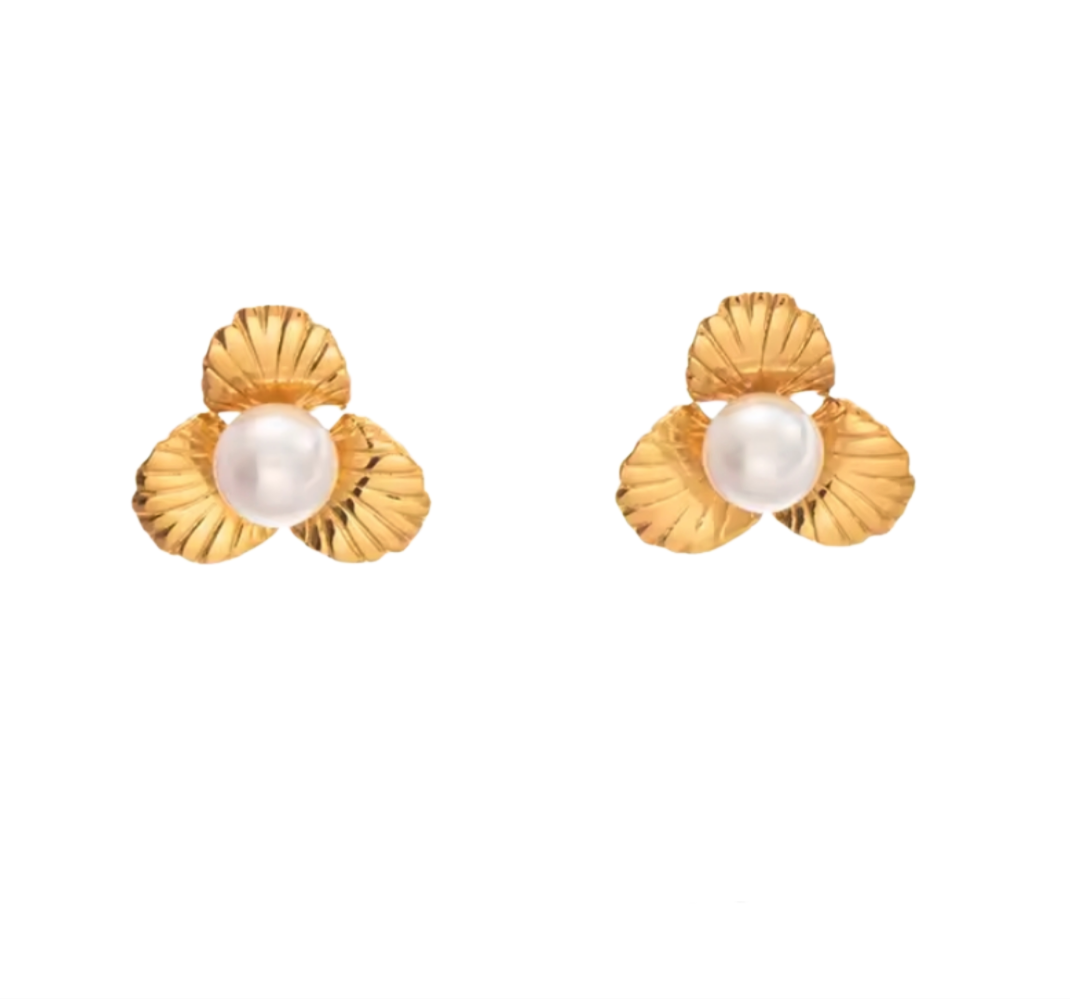 Aretes de flor con perla