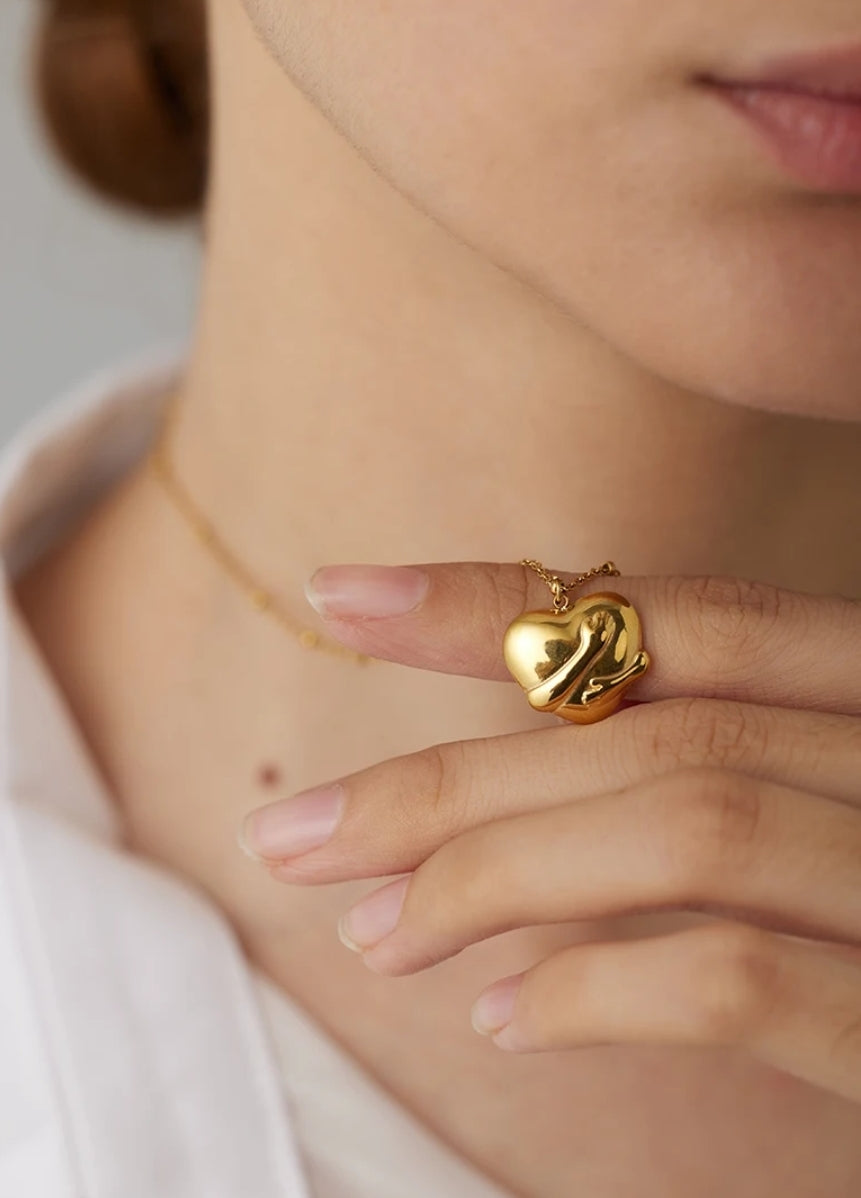 Amor propio necklace