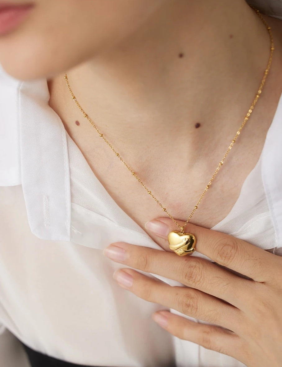 Amor propio necklace