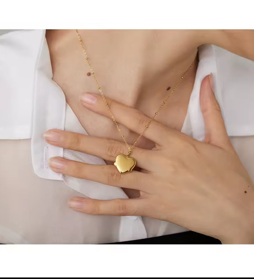 Amor propio necklace