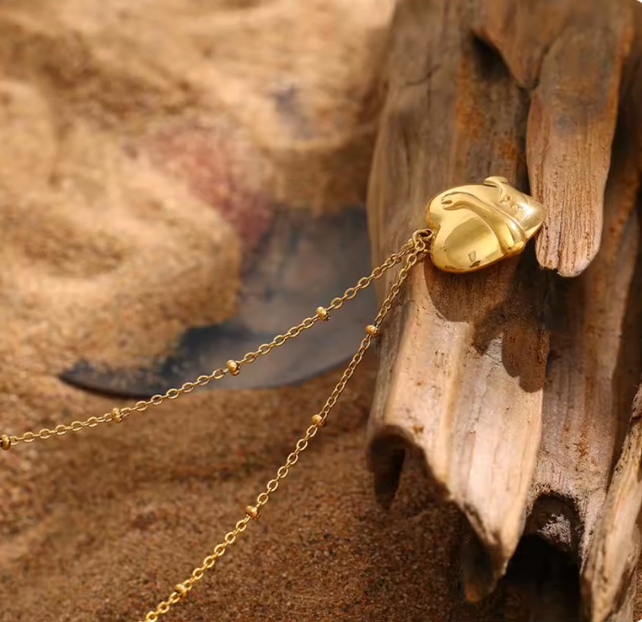 Amor propio necklace