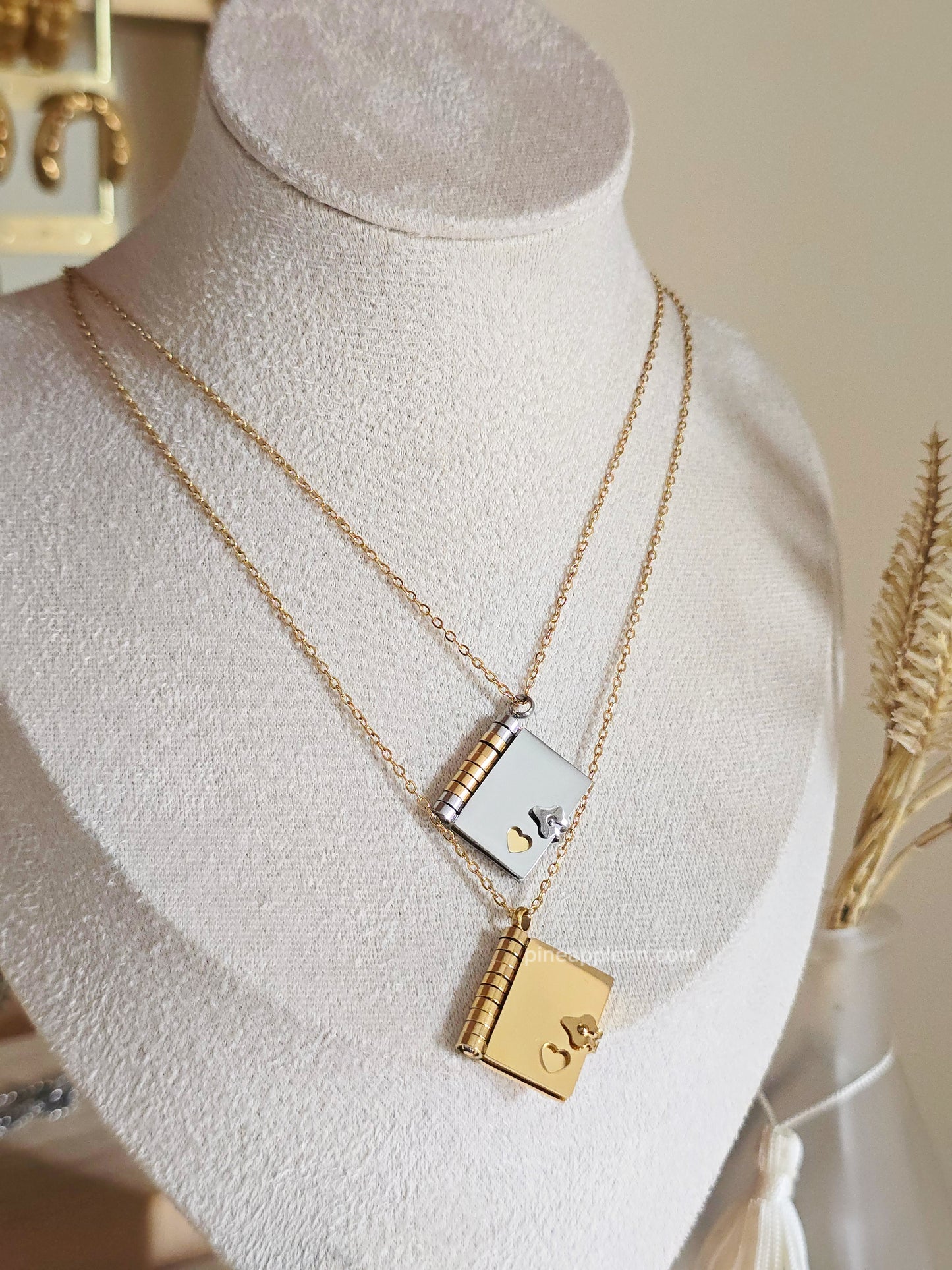 Collar de librito personalizable
